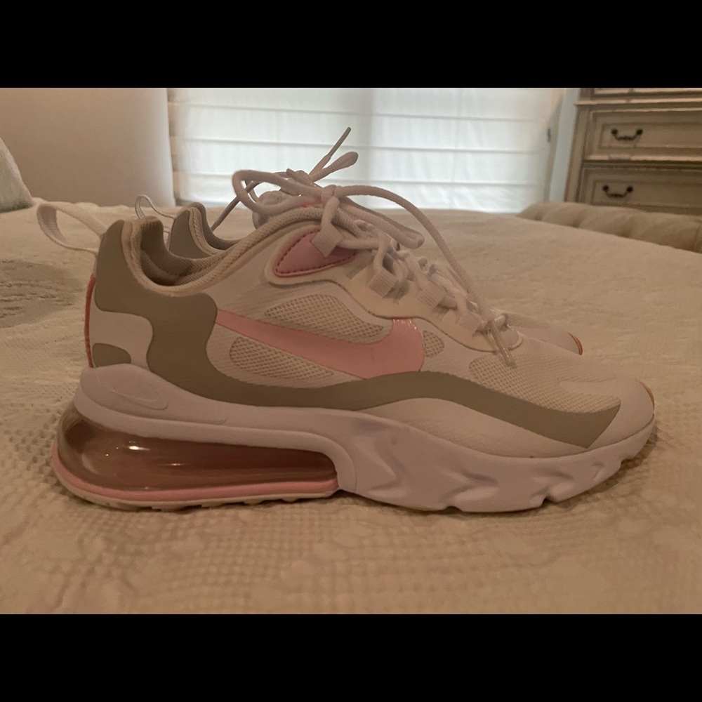 Nike Air 270 React
